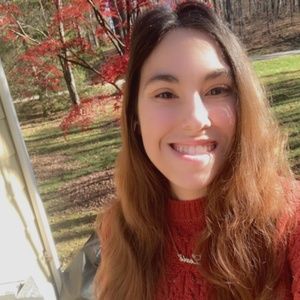 Meet your Posher, Alexis